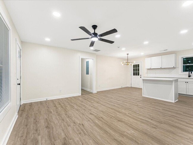 Foto del edificio - 5794 Pinecrest Rd SW