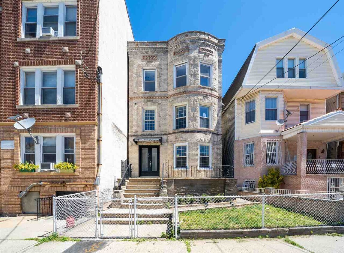 22 50th St Unit 2F, Weehawken, NJ 07086 Condo for Rent in Weehawken