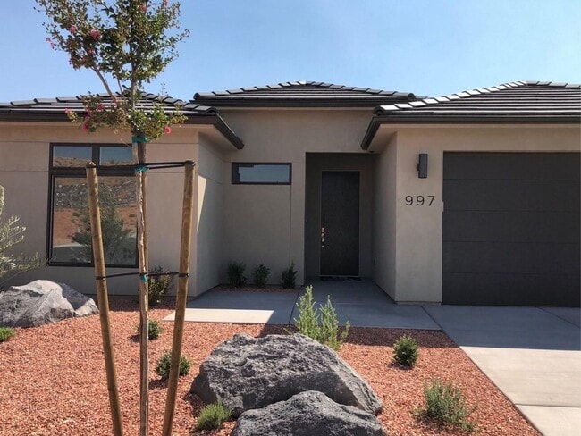 Building Photo - Green Springs Home near Golf Course and Sh...