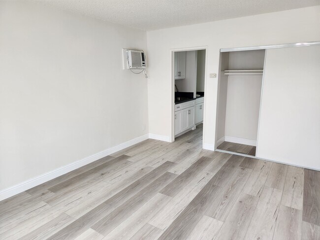 Foto del edificio - 5242 Cahuenga Blvd