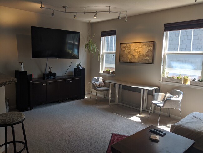 Foto del edificio - 1755 N Emerson St