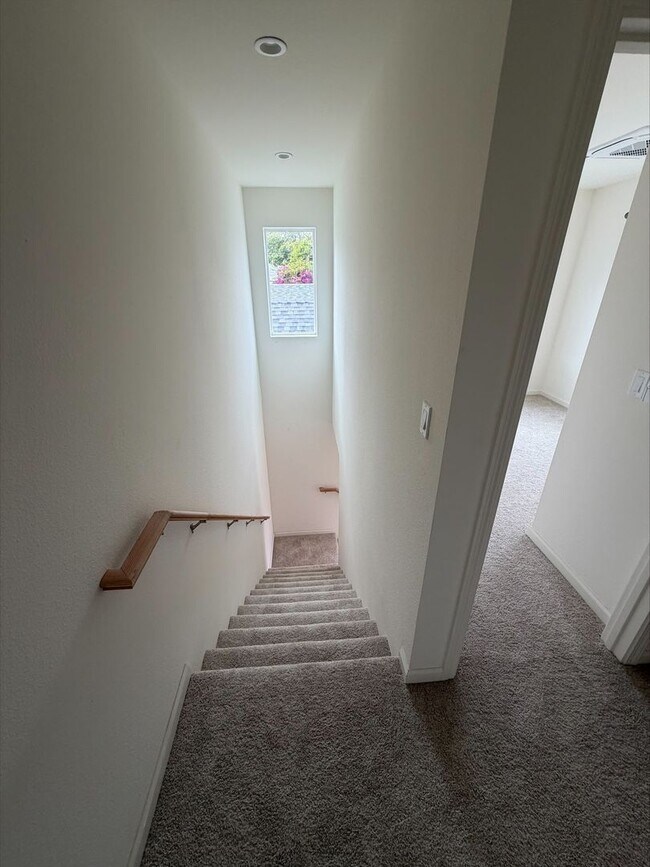Foto del edificio - 4331-4337 Brookdale Ave.