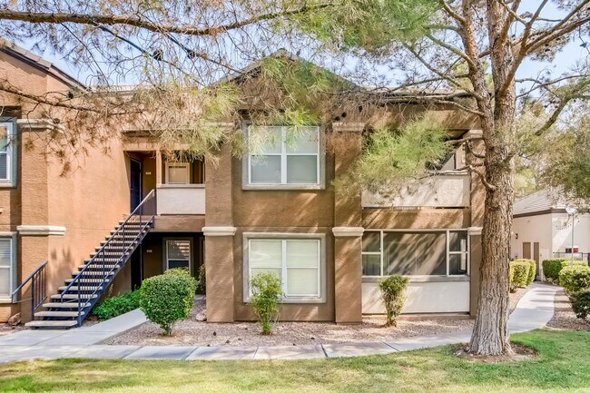 Building Photo - 2nd Floor Condo In Move-in Condition / Gated Southwest Community