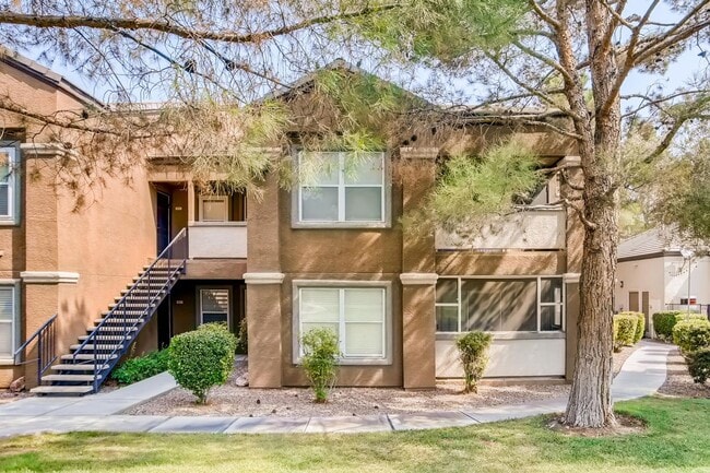 Foto del edificio - 2nd Floor Condo In Move-in Condition / Gated Southwest Community