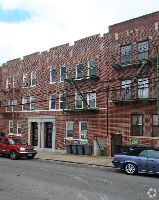 Primary Photo - 26-19 30th St