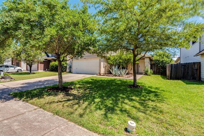 Building Photo - Beautiful Home in Southeast Austin – Pool ...