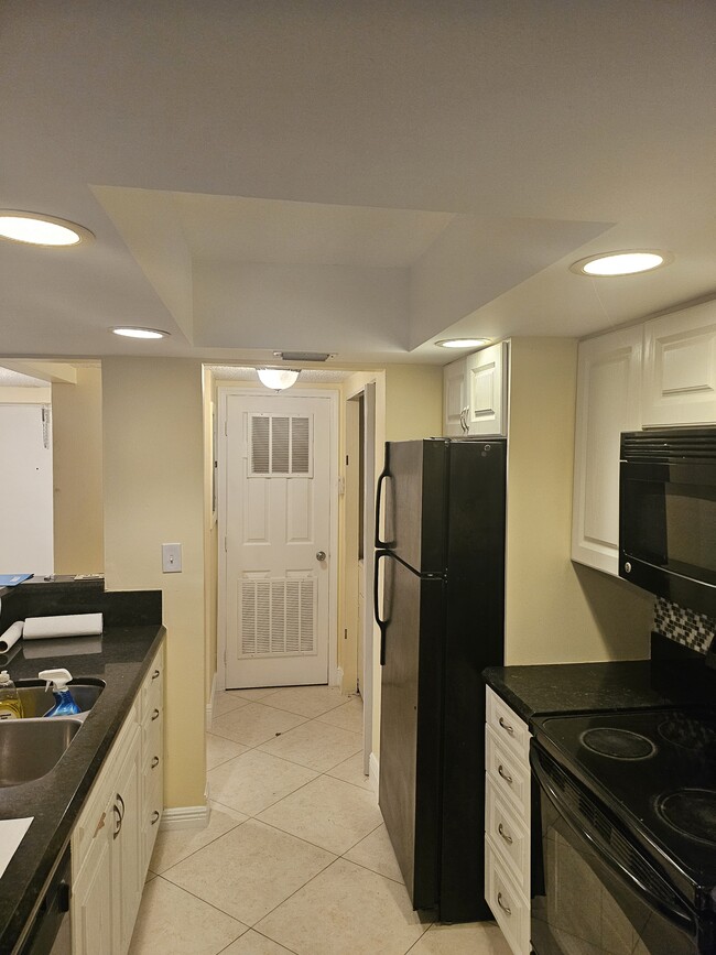 Foto del edificio - 8801 W Sample Rd