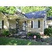 Building Photo - 1037 W Walthal Cir
