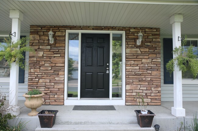 Building Photo - 16513 Dodd Ln