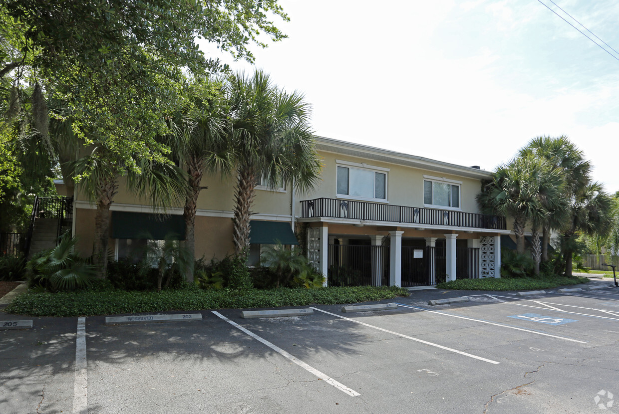 Building Photo - Palm Grove Apartments