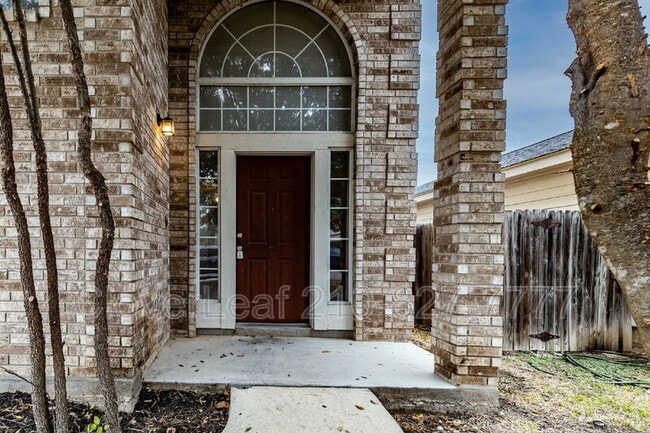 Building Photo - 7121 Lynn Lake Dr