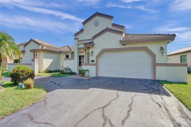Foto del edificio - 5421 Hawkes Bluff Ave