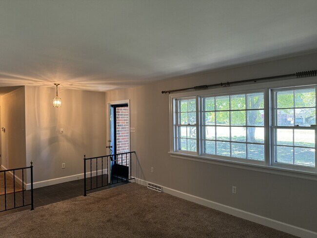 Foto del edificio - 7238 Bellspring Dr