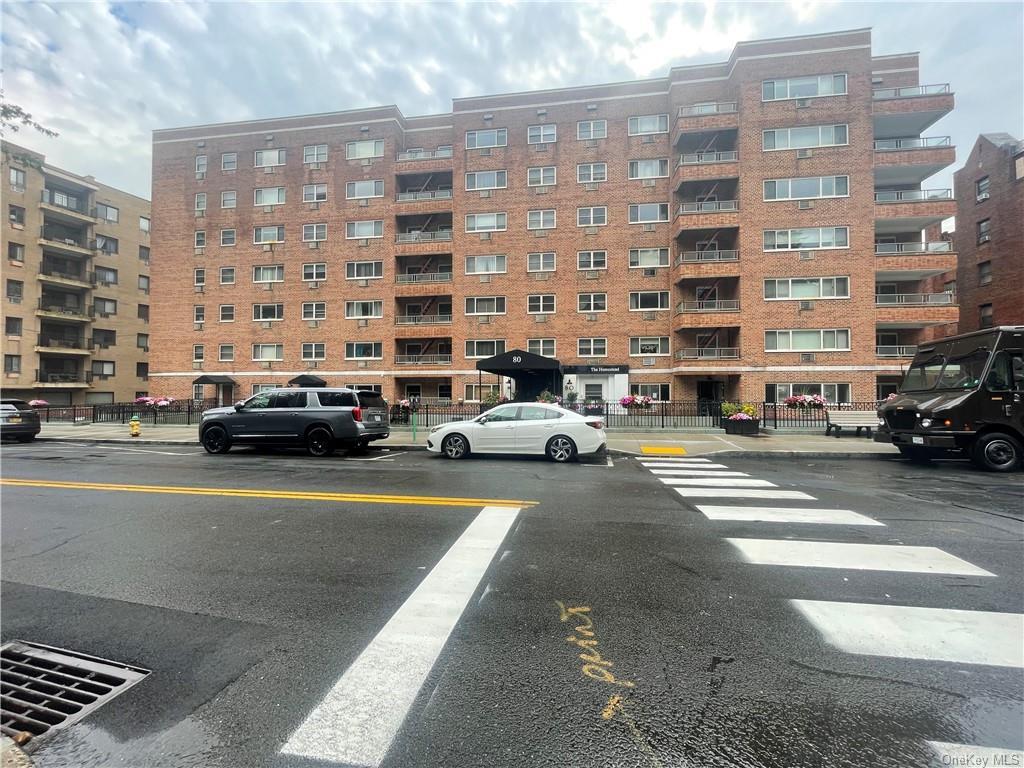 Primary Photo - 80 E Hartsdale Ave
