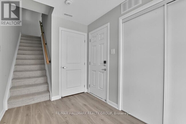 Photo du bâtiment - 290 Bankside Way