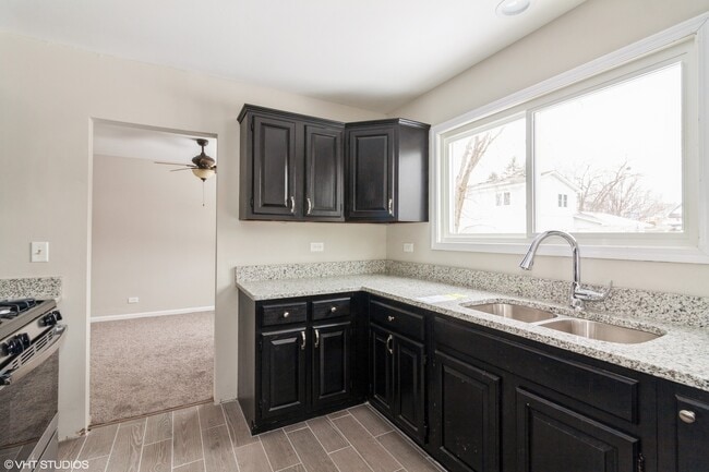 Building Photo - 1132 Bramble Ct