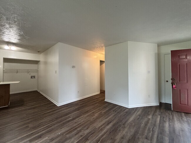 Foto del edificio - 1123 Southwood Dr