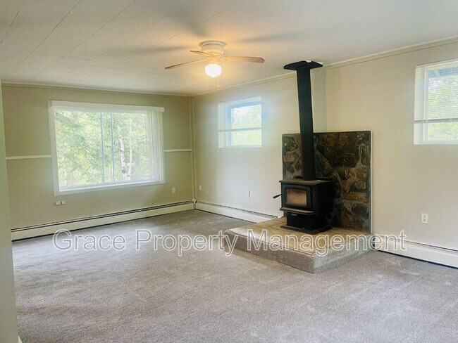 Foto del edificio - 3294 Smith Hill Rd