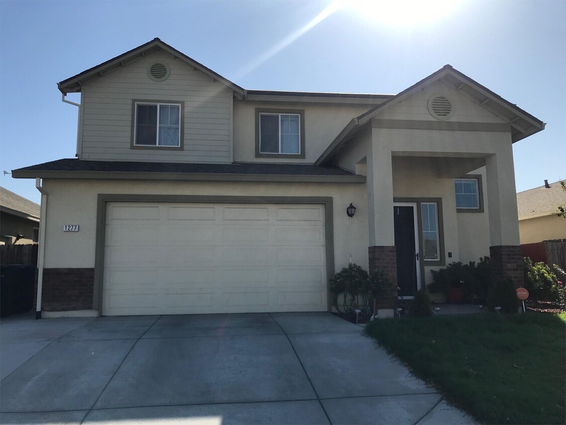 1277 Greenbrier Dr, Hanford, CA 93230 House Rental in Hanford, CA