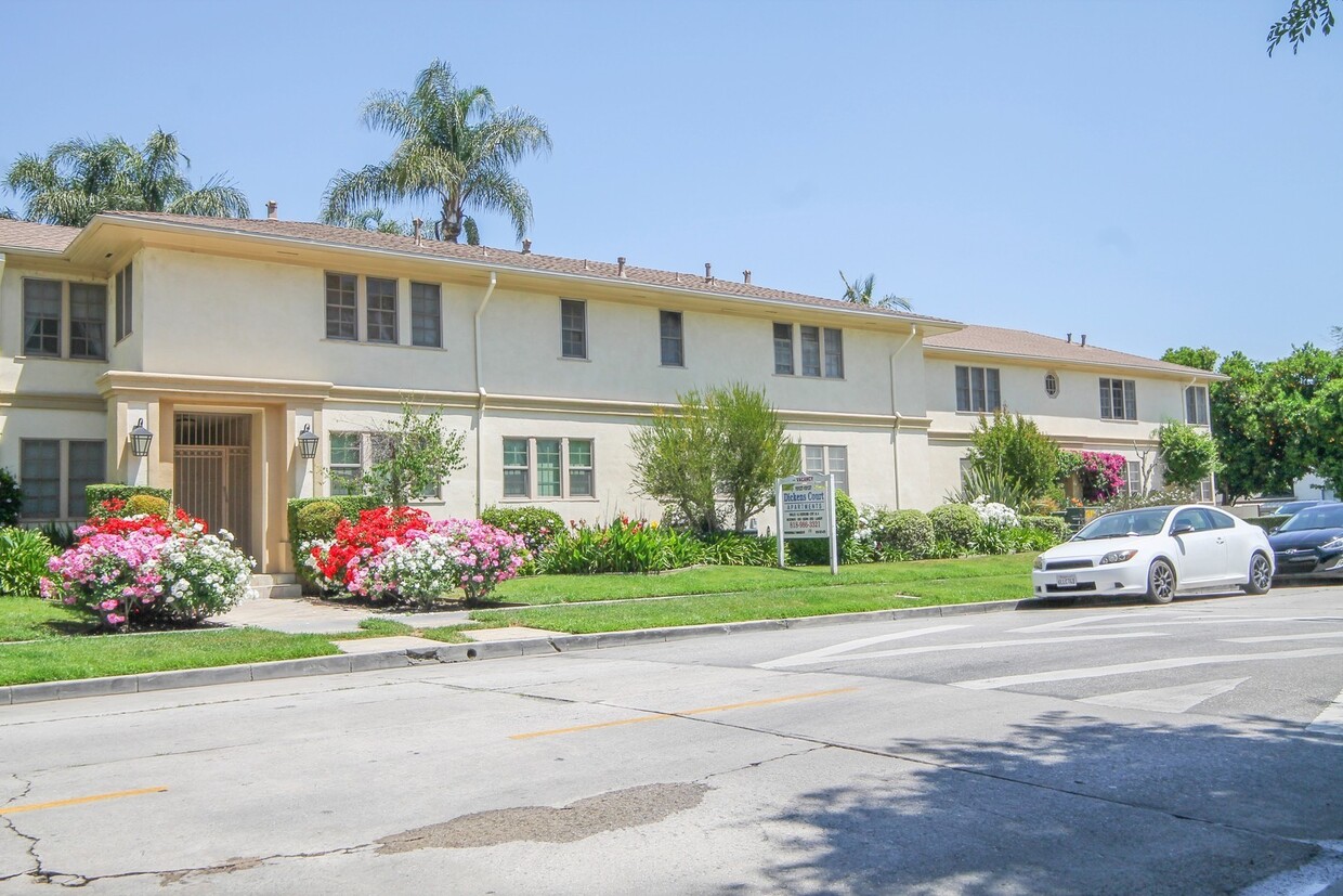 Primary Photo - Dickens Court Apartments