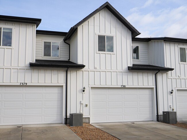 Foto del edificio - Townhome in West Jordan