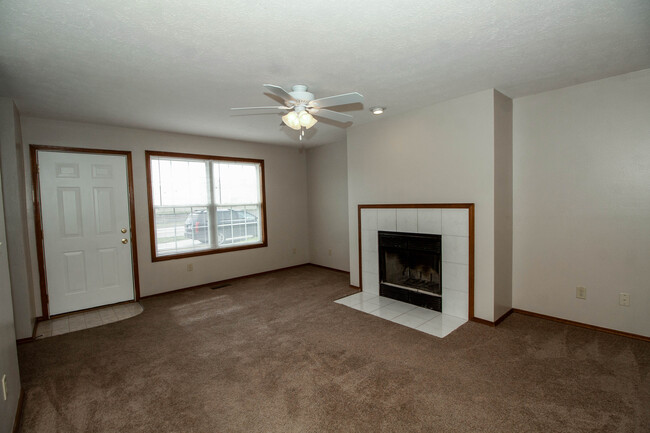 Building Photo - 1210 Eastport Dr