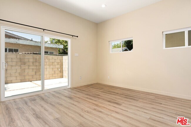 Building Photo - 3500 1/2 La Clede Ave