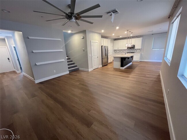 Building Photo - 2455 Calestano Ave