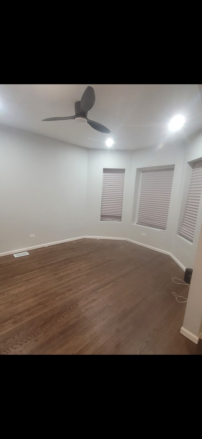 Foto del edificio - 7123 S Rhodes Ave