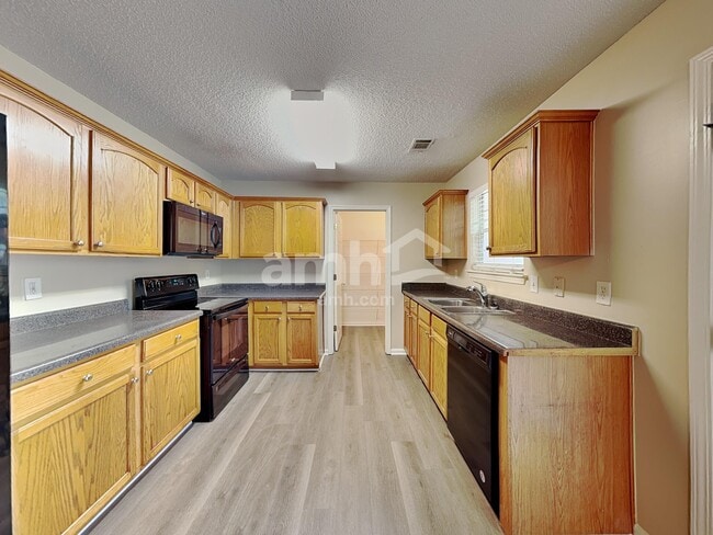 Building Photo - 5029 Kens Ct