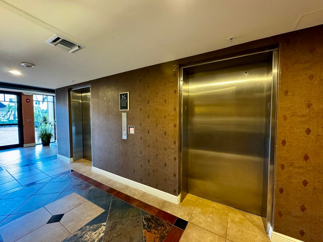 Foto del edificio - 4907 Midtown Ln