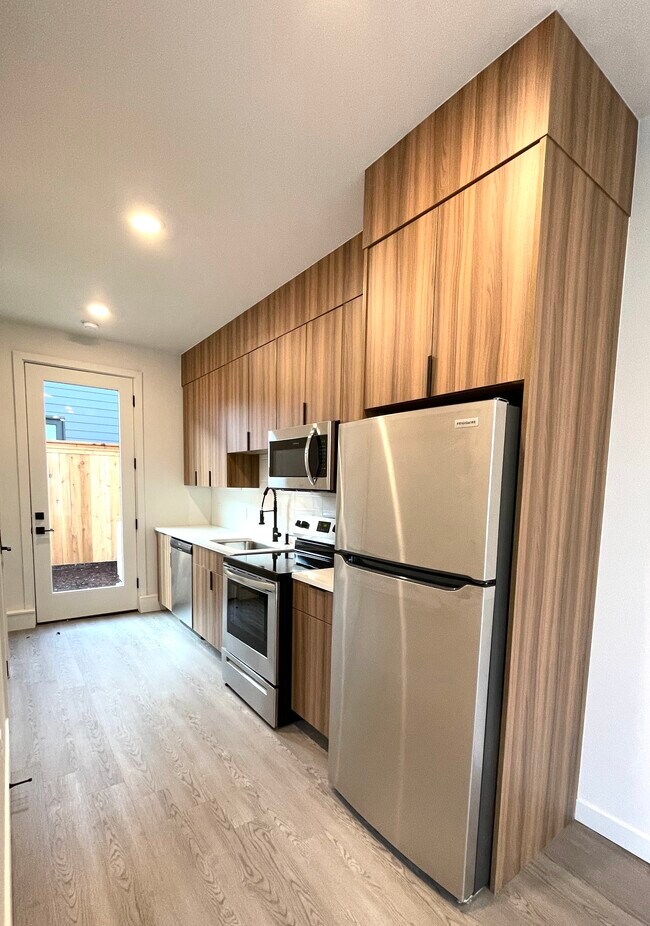 Foto del edificio - Emerald Townhomes