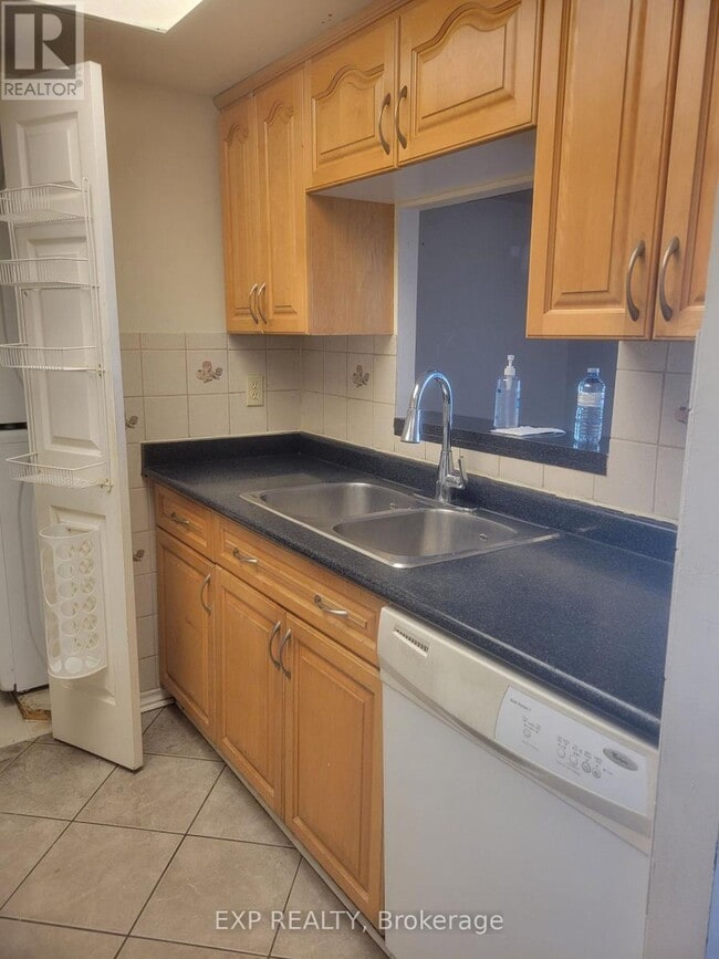 Building Photo - 285 Enfield Pl