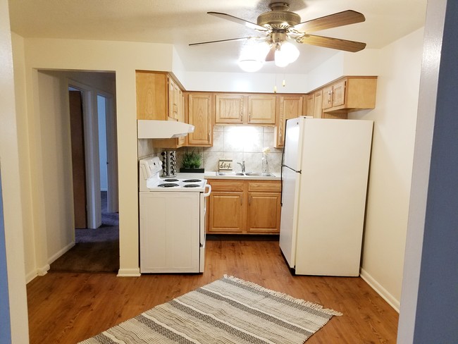 2 bedroom (714 sq ft) Kitchen - Market Ridge Apartments