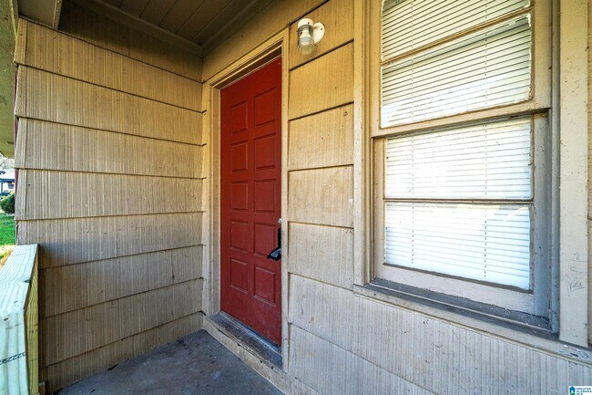 Foto del edificio - 832 Alden Ave