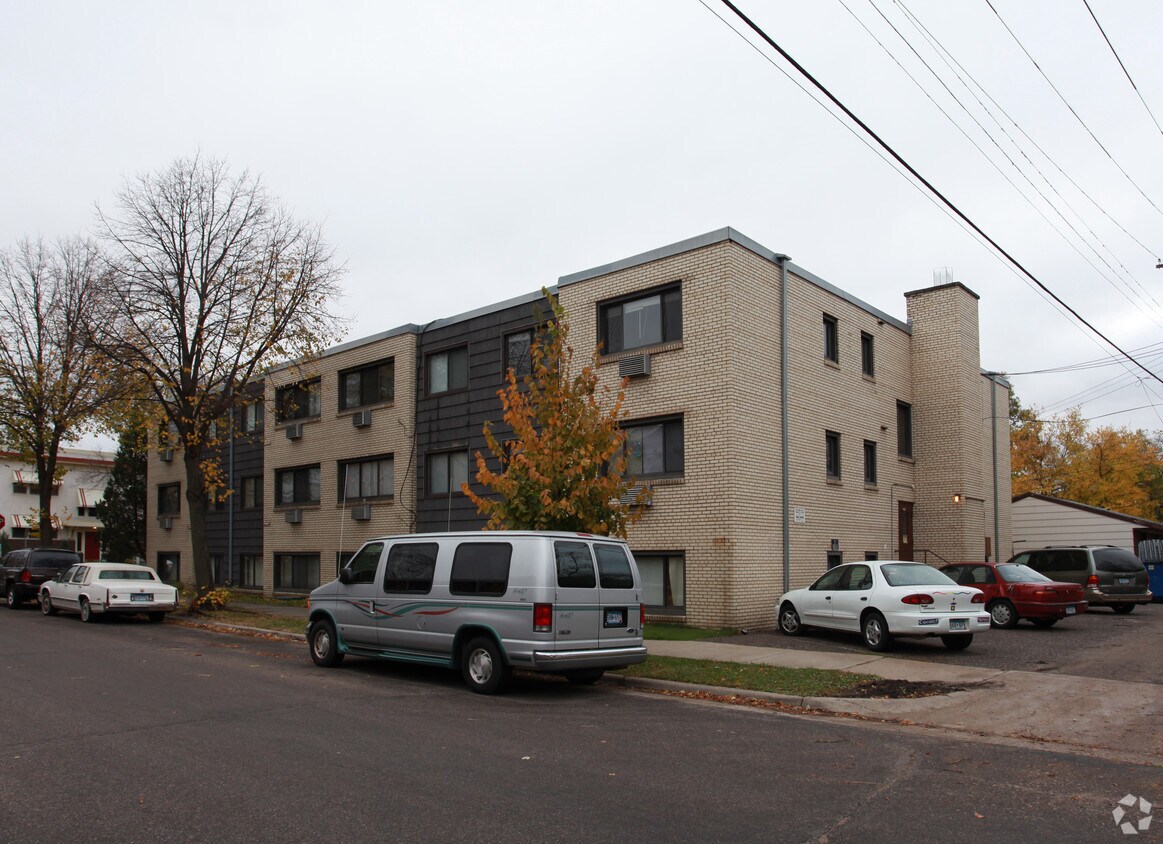 Foto principal - 3700 Grand Ave S