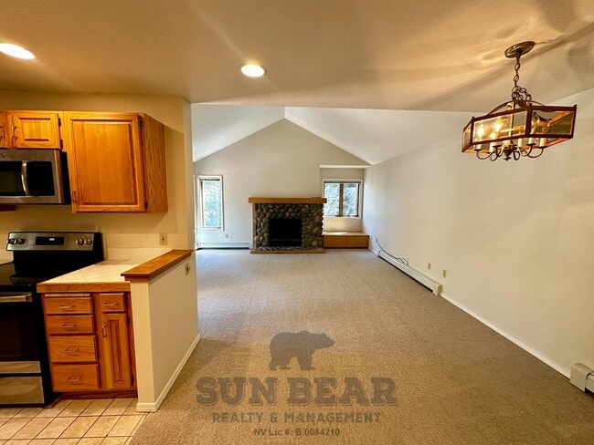 Building Photo - 1 Bedroom Condo with garage in McCloud! Wa...