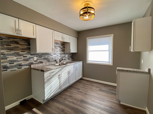 Building Photo - 5820-5822 N 65th St. (Duplex)