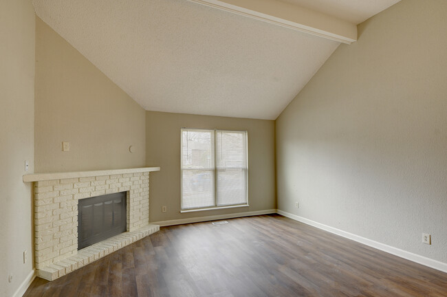 Building Photo - 6468 NW 70th St