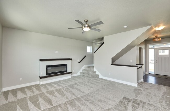 Building Photo - HOLIDAY LEASING SPECIAL!! 4 Bedroom, 3 Bathroom Home In Waukee!