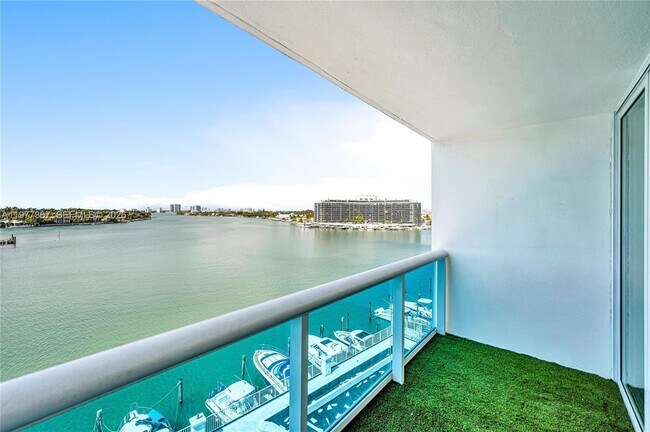 Foto del edificio - 6770 Indian Creek Dr