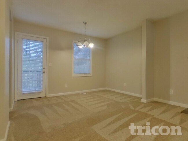 Foto del edificio - 238 Hampton Dr