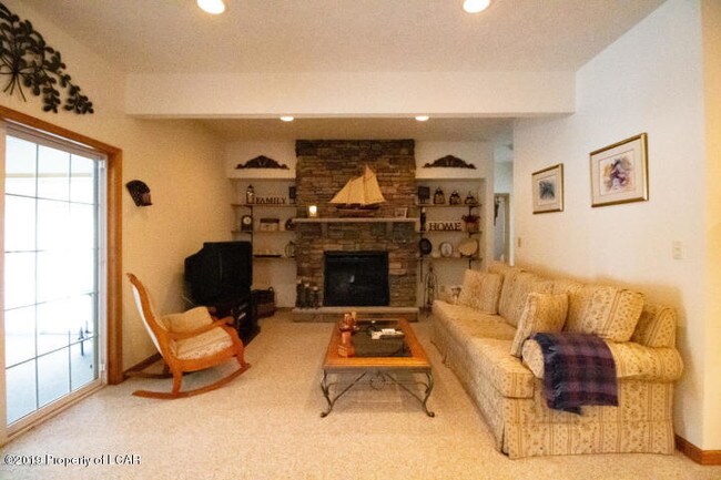 Foto del edificio - 75 Pebble Beach Dr