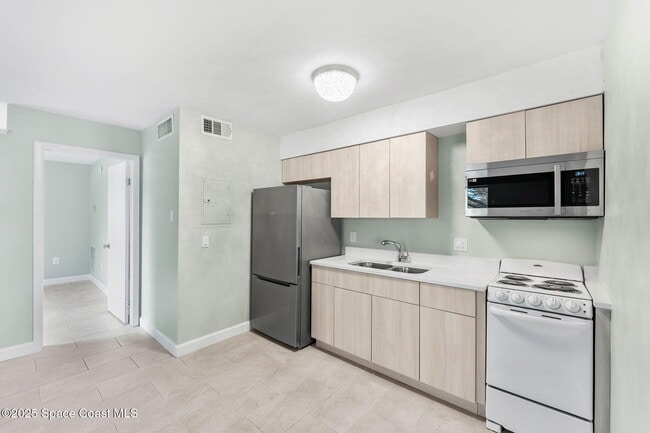 Building Photo - 250 San Juan Cir