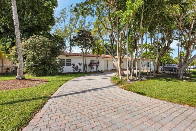 Foto del edificio - 6200 SW 63rd Ave