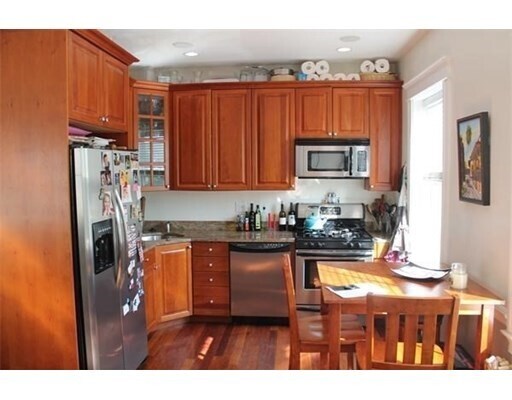 Primary Photo - 120 W Broadway