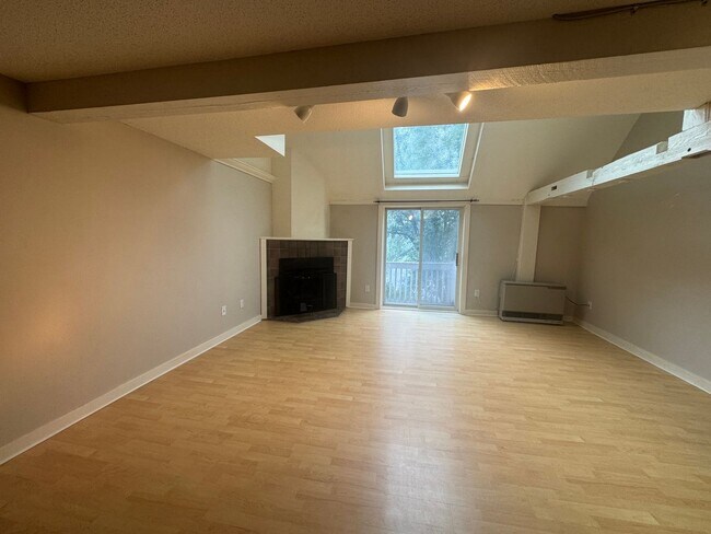 Foto del edificio - 2 bedroom with loft in downtown Quechee