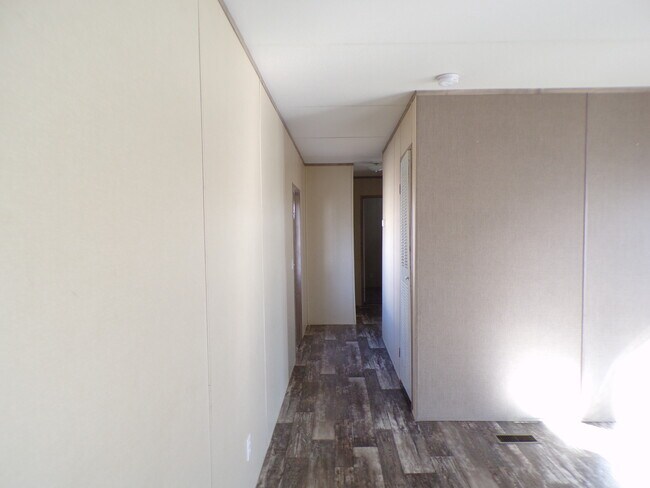 Photo - 16023 Red Oak House