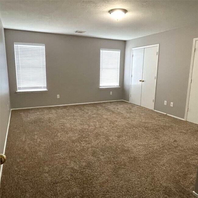 Foto del edificio - 5719 Westminster Village Dr