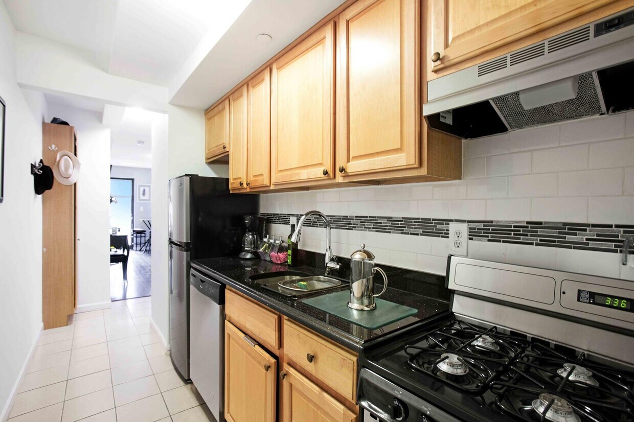 Building Photo - 322 East 39th Street